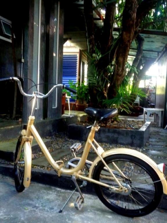 The Old Car Guesthouse Chiang Mai Zewnętrze zdjęcie