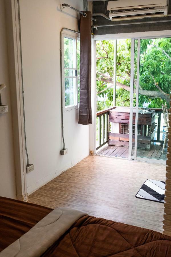 The Old Car Guesthouse Chiang Mai Zewnętrze zdjęcie